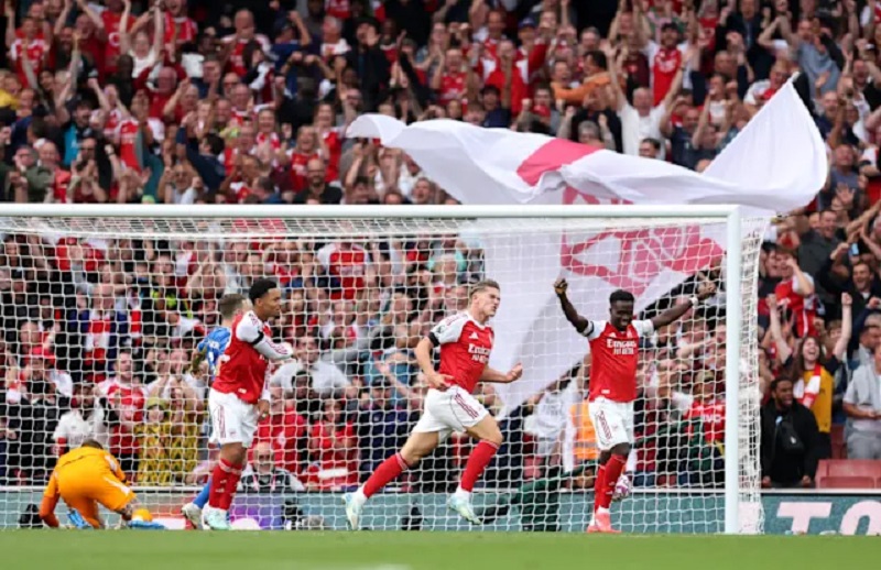 Arsenal Go Top Of Premier League After Thrashing Leeds 5 0