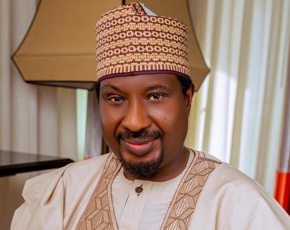 Barau Jibrin 900