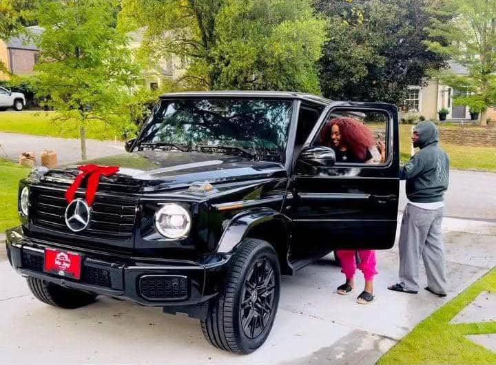 Davido With Chioma And The New Gwagon He Gifted Her 1