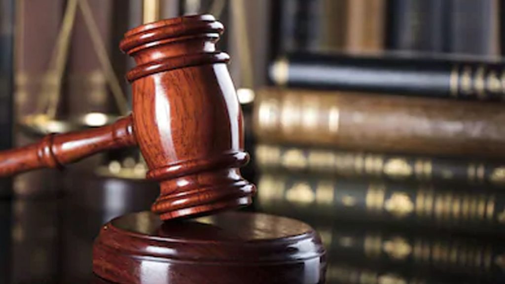 Gavel 3