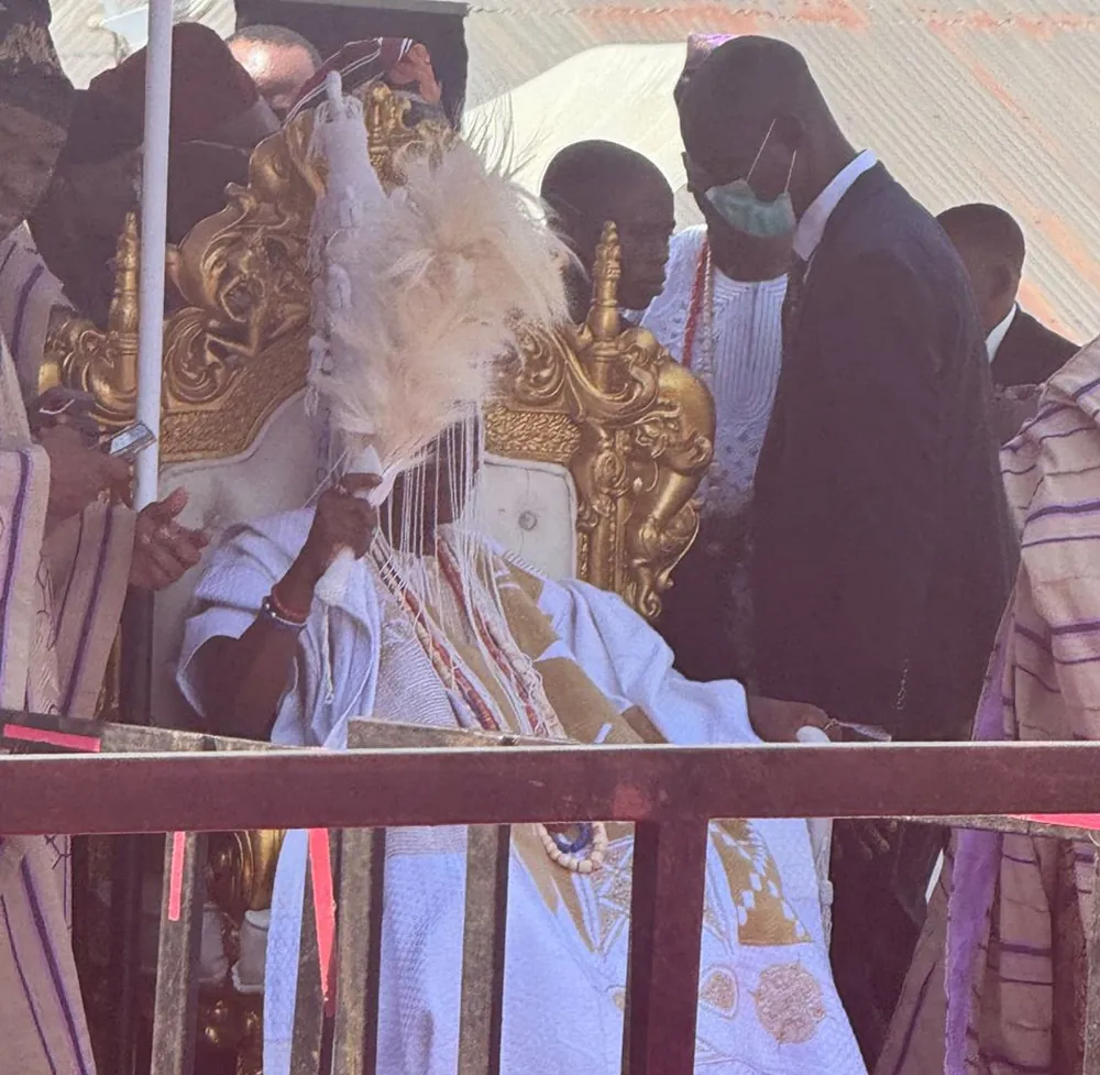 Oba Ladoja 2