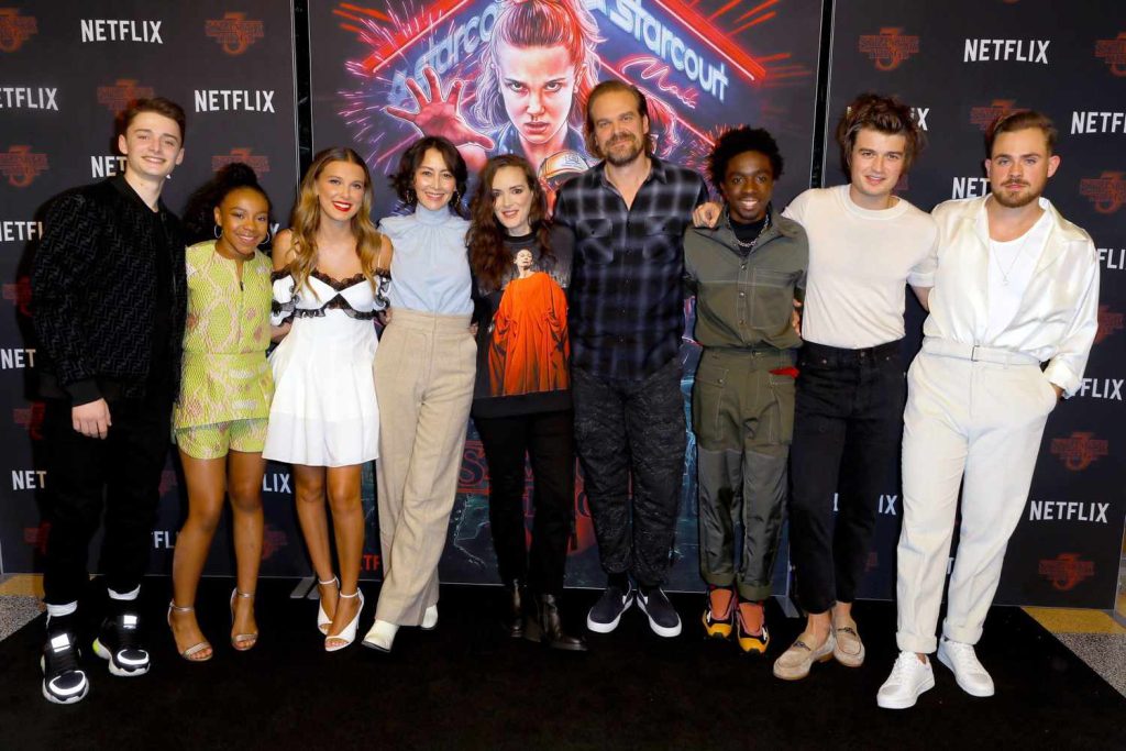 Stranger Things 081322 01 2000 8733C10Eeffb4Bb1Afef55A6332B5763