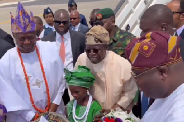 Tinubu In Mapo Hall