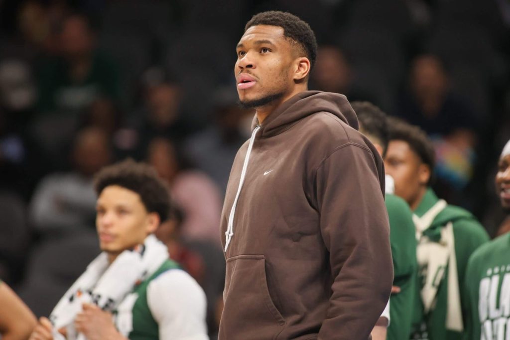 Giannis Injury Scaled 1