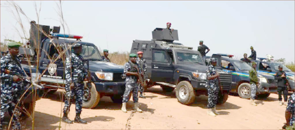 Policemen Deployed Along The Kaduna Abuja Highway 1758300278