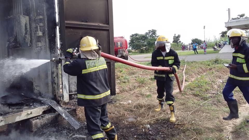 1002699733 1002699733