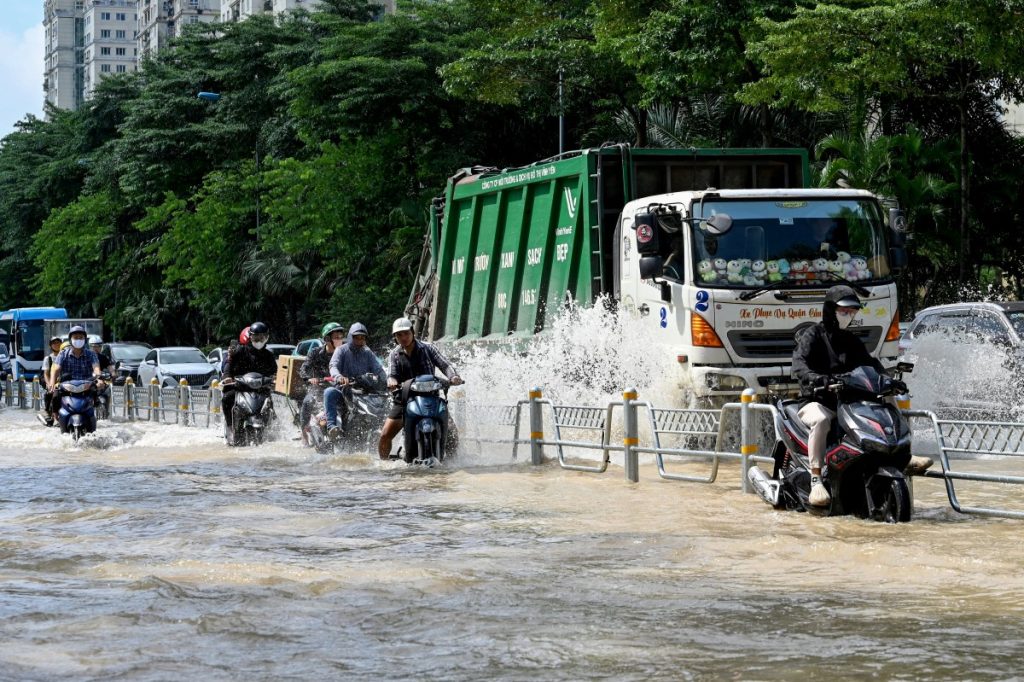 Afp 20251002 77Fh69E V2 Midres Vietnamweatherflood