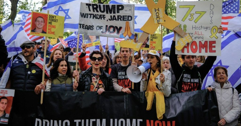 Afp 20251012 78Hr482 V1 Midres Bringthemhomerallyforisraelihostages 1200X630 1