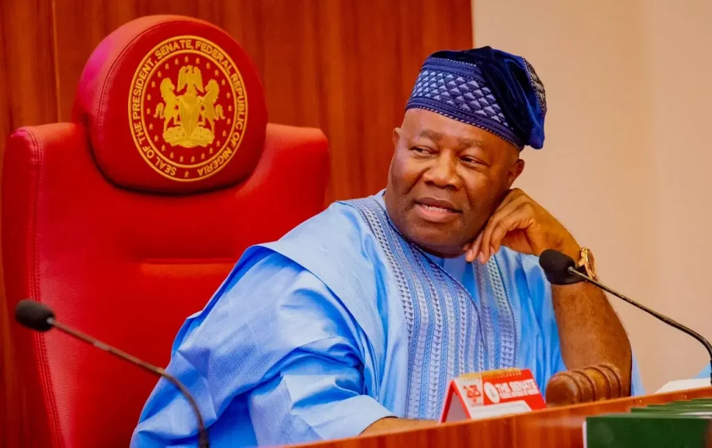 Godswill Akpabio 1