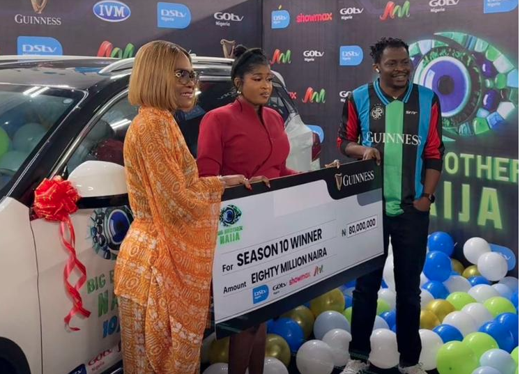 Imisi Recieves Prize