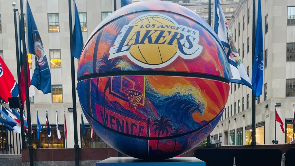 Lakers.jpg Cropped
