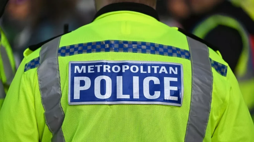 London Metropolitan Police3 London Metropolitan Police3
