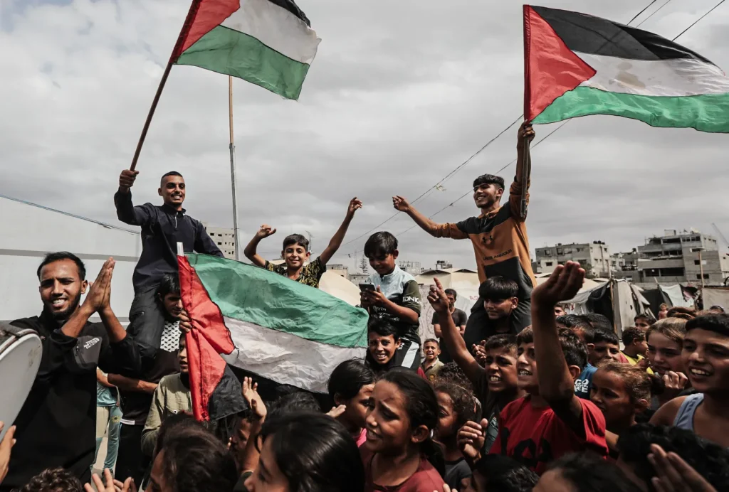 Palestinians Return To Gaza