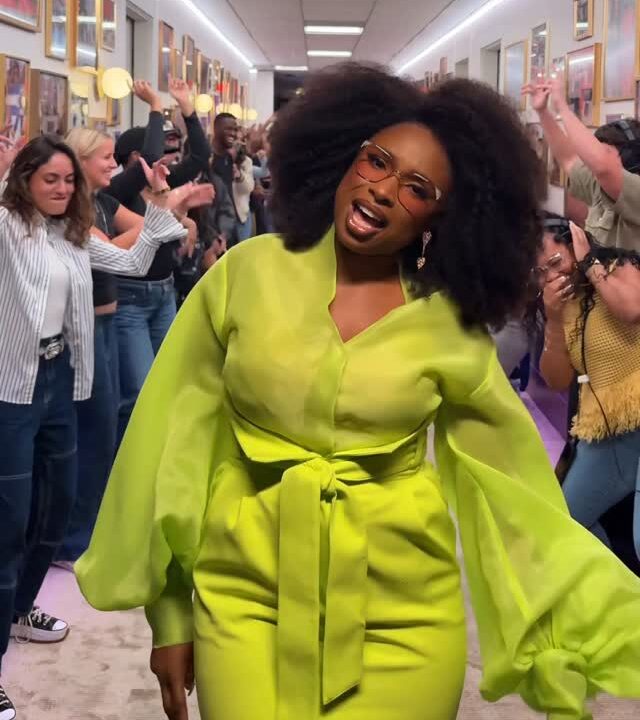 Saveclip.app 562602806 837122928849817 8388080973492357536 N E1760440966382