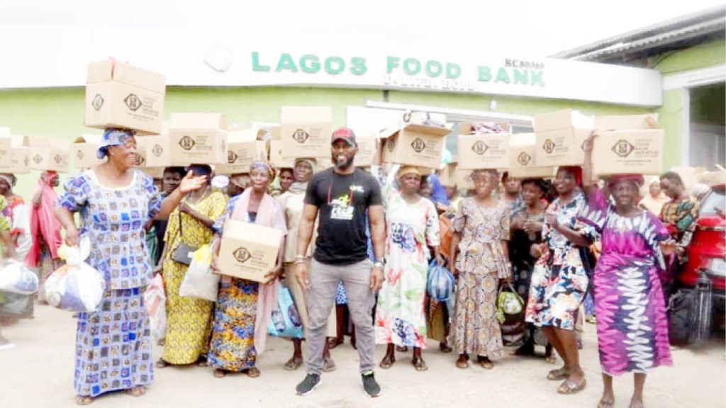 Sunbola With Some Of The Beneficiaries