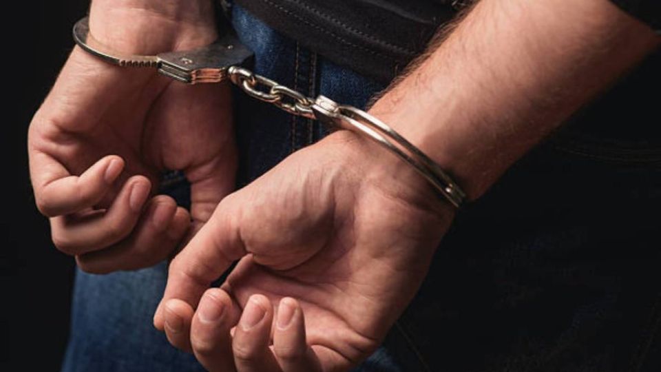 Arrest 2 Istock 1 2 Arrest 2 Istock 1 2