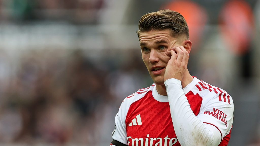 Arsenals Viktor Gyokeres Reacts Referee 1027539649
