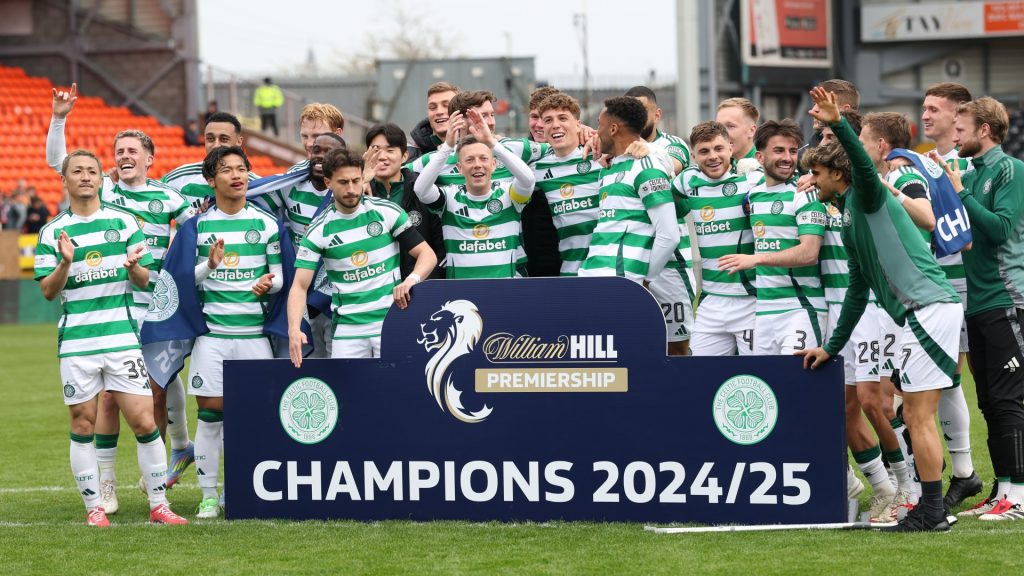 Celtic Player Celebrate Winning League 990035620 Celtic Player Celebrate Winning League 990035620