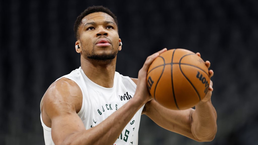 Giannis Iso 100825