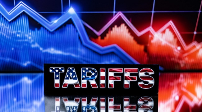Illustration Photograph Shows A Screen Displaying A Stock Market Index Graphs And The Word Tariffs Written In The Colours Of The Us Flag Franceustradetariffseconomy