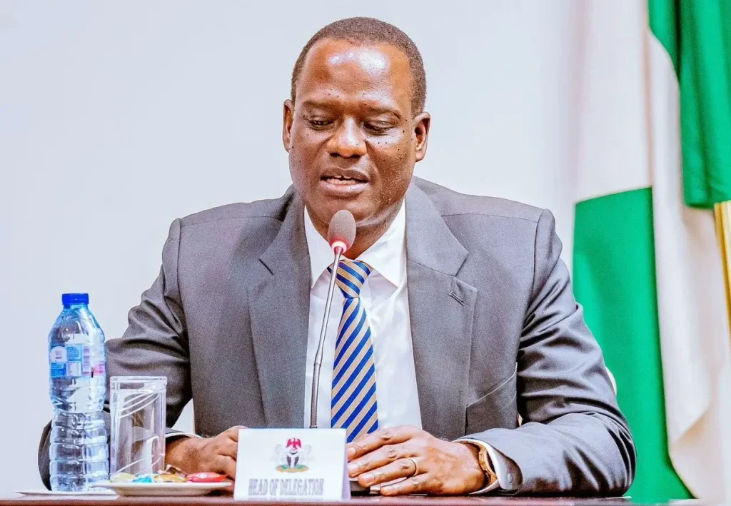 Taiwo Oyedele 1 Taiwo Oyedele 1