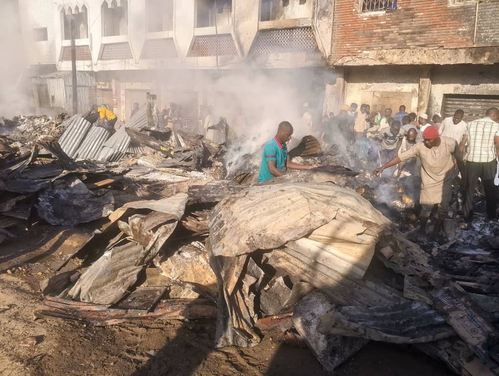 317906D1 8071 4007 B414 4Da486Abb057 317906D1 8071 4007 B414 4Da486Abb057