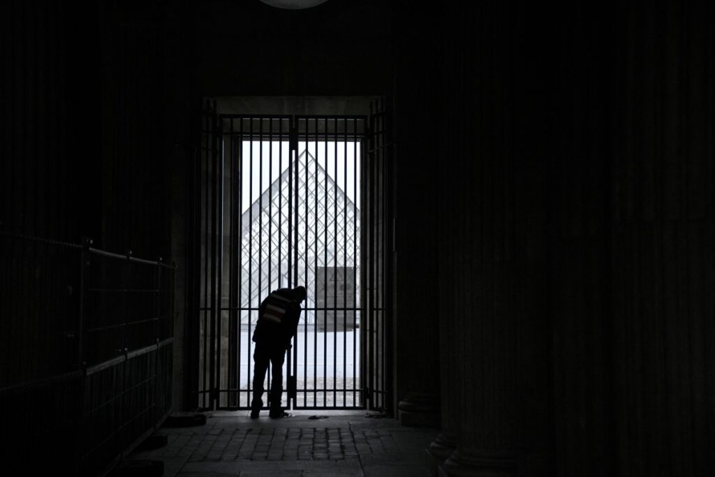 Afp 20251020 79D64Rz V1 Midres Francemuseuminvestigatintheftclosed 1024X683 1