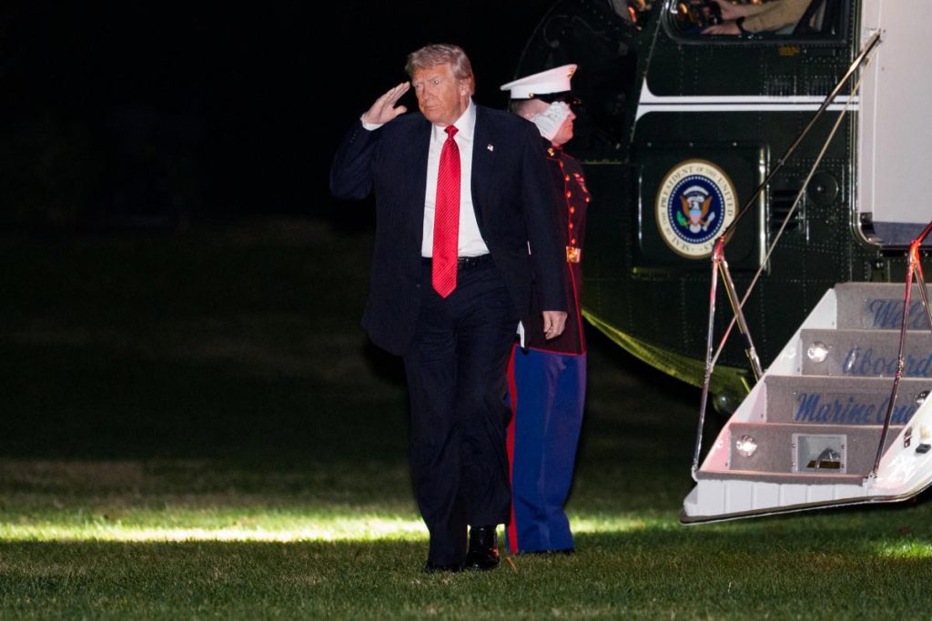 Afp 20251103 2244245529 V1 Midres Presidenttrumparrivesatthewhitehouseafterweek