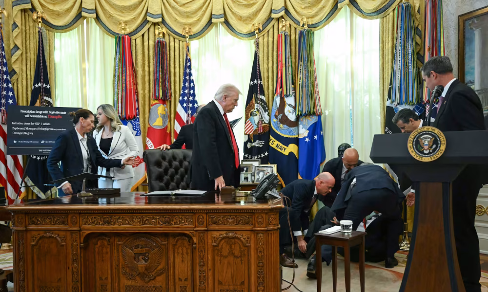 Donald Trumps Office 1000X600 1 Donald Trumps Office 1000X600 1