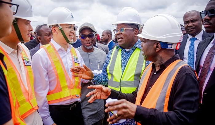 Umahi Gives 30 Day Ultimatum To Contractors Hands Over Roads To Abia Governor Umahi Gives 30 Day Ultimatum To Contractors Hands Over Roads To Abia Governor