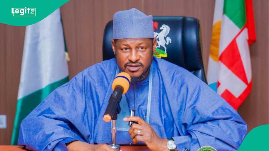 B9C354D22426182B B9C354D22426182B