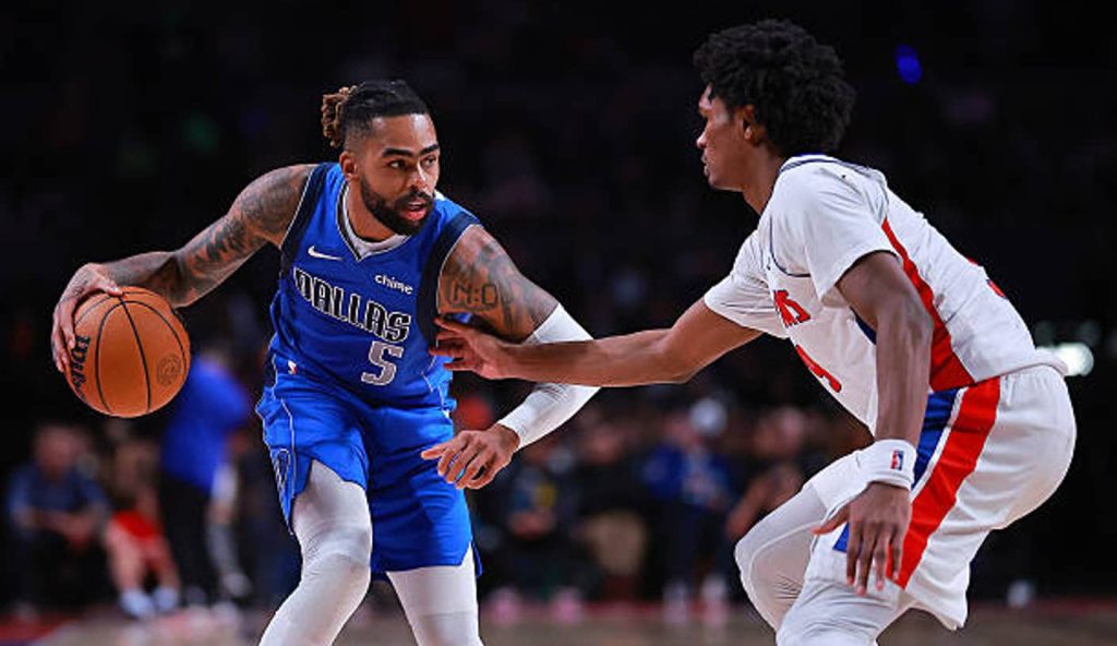 Mexico City Mexico Dangelo Russell Of The Dallas Mavericks Dribbles Against Ausar Thompson Of