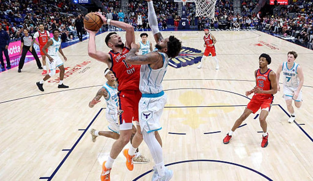 New Orleans Louisiana Forward Karlo Matkovic Of The New Orleans Pelicans Drives To The Basket
