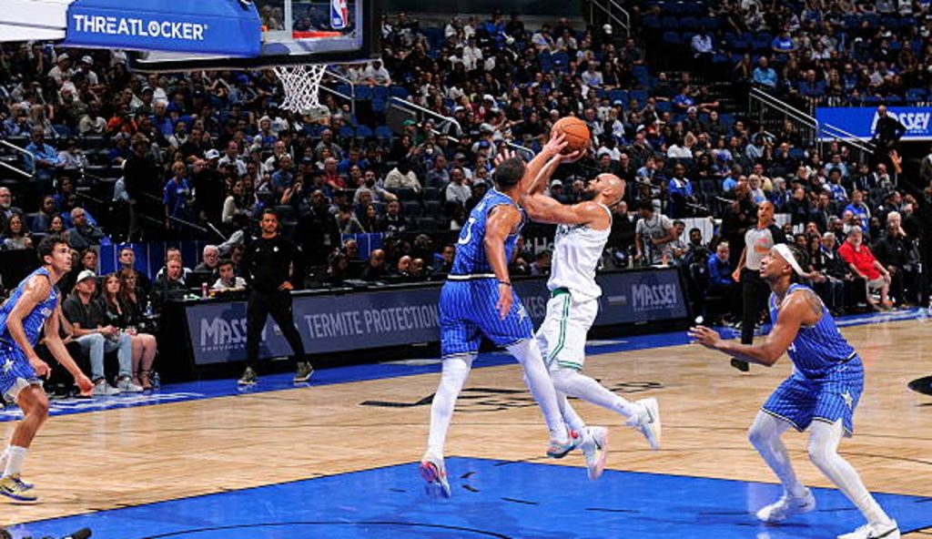 Orlando Fl Derrick White Of The Boston Celtics Drives To The Basket During The Game On
