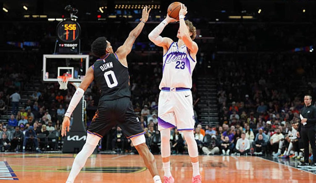 Phoenix Arizona Lauri Markkanen Of The Utah Jazz Attempts A Shot Against Ryan Dunn Of The