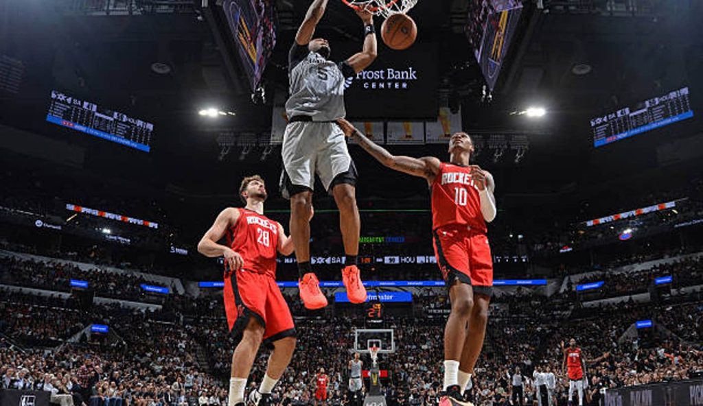 San Antonio Tx Stephon Castle Of The San Antonio Spurs Dunks The Ball During The Game Against